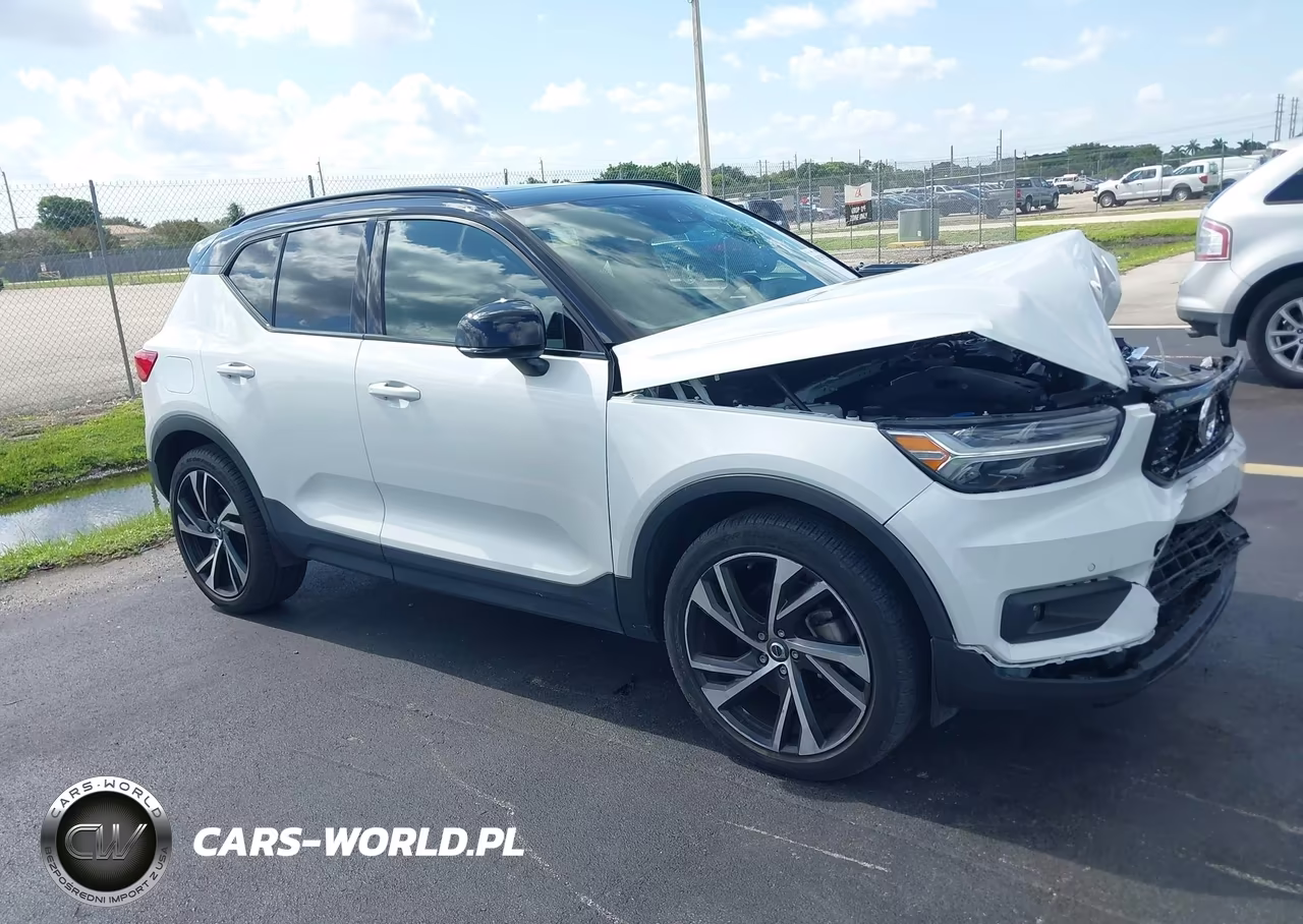 2021 Volvo Xc40 T5 R-Design
