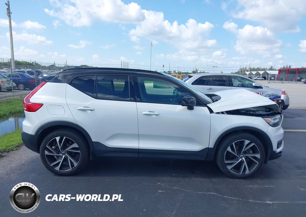2021 Volvo Xc40 T5 R-Design VIN:YV4162UM9M2574907 - 13