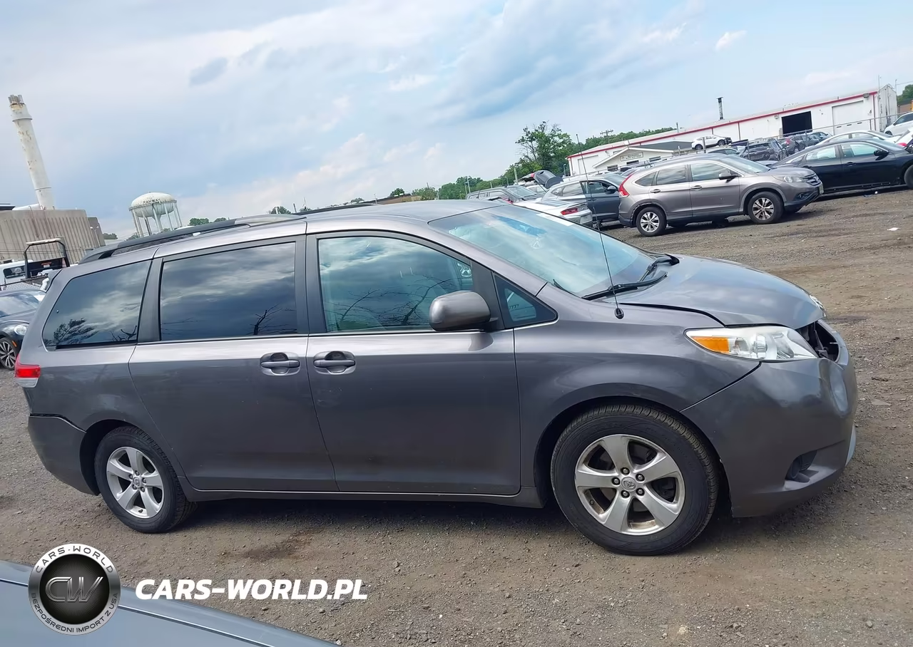 2013 Toyota Sienna Le V6 8 Passenger VIN:5TDKK3DC9DS308635 - 13