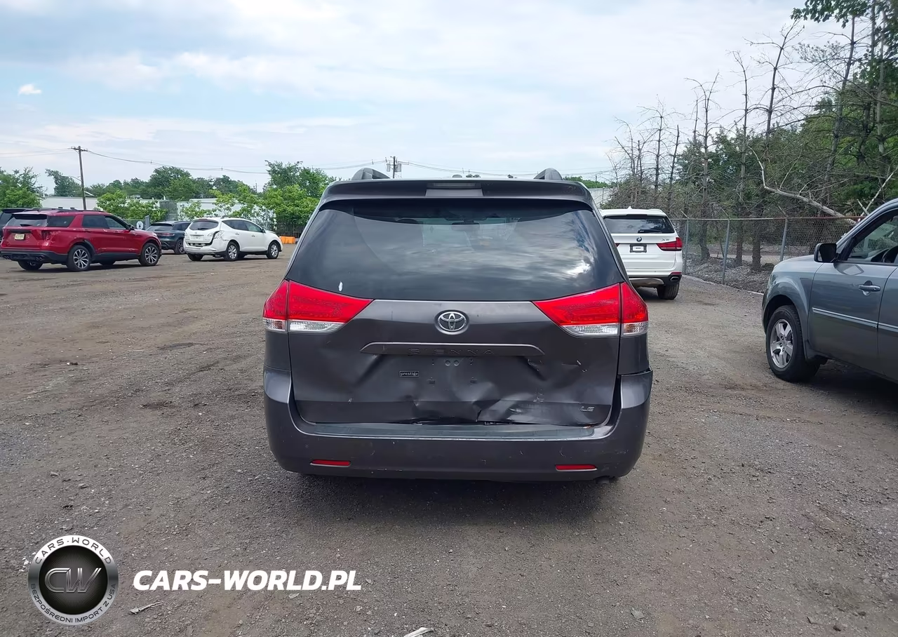 2013 Toyota Sienna Le V6 8 Passenger VIN:5TDKK3DC9DS308635 - 16