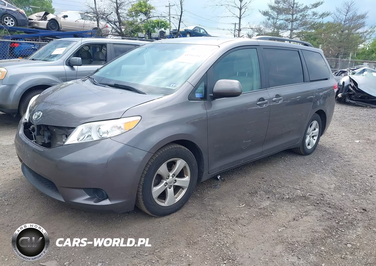 2013 Toyota Sienna Le V6 8 Passenger VIN:5TDKK3DC9DS308635 - 2