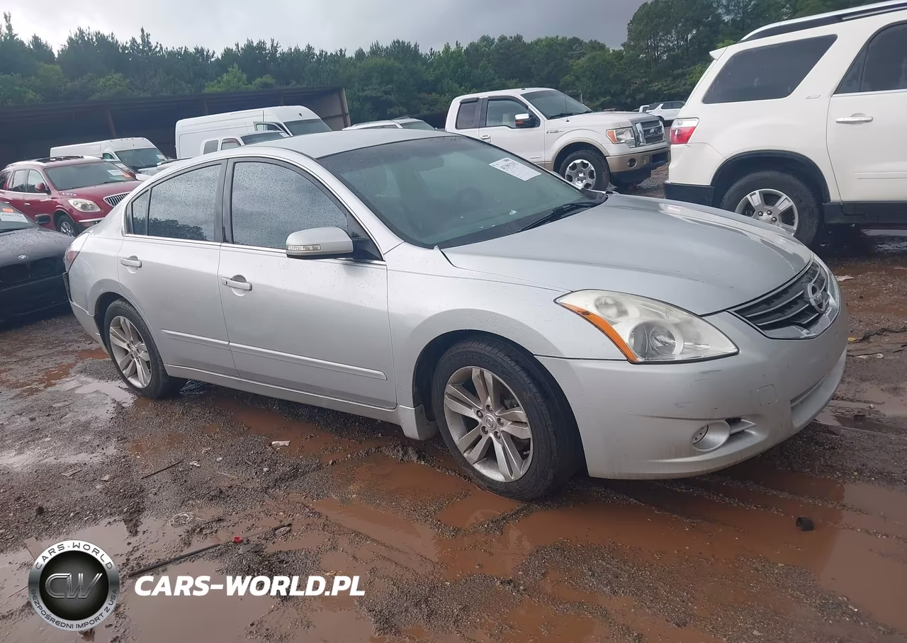 2011 Nissan Altima 3.5 Sr – zdjęcie 1 z 11