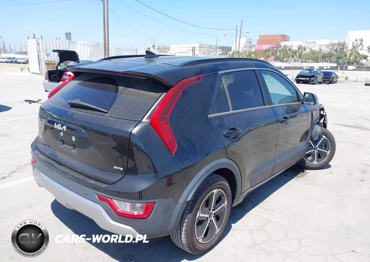 2023 Kia Niro Ex VIN:KNDCR3LE2P5050603 - 4