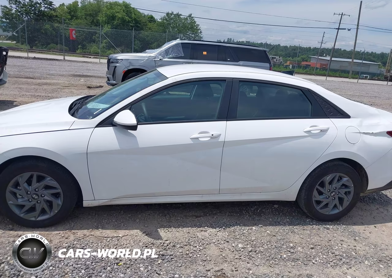 2026 Hyundai Elantra Hybrid Blue VIN:KMHLM4DJ8TU190988 - 14