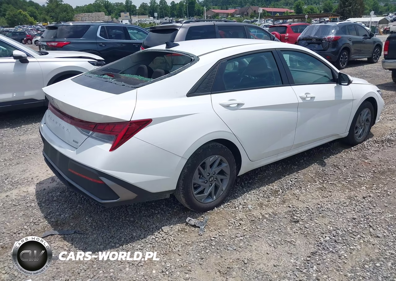 2026 Hyundai Elantra Hybrid Blue VIN:KMHLM4DJ8TU190988 - 4