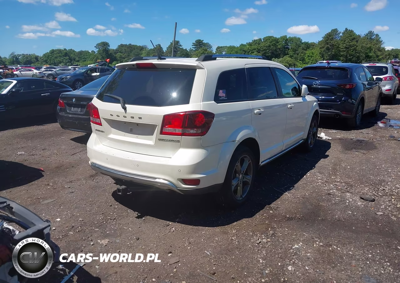 2015 Dodge Journey Crossroad VIN:3C4PDCGBXFT566027 - 4