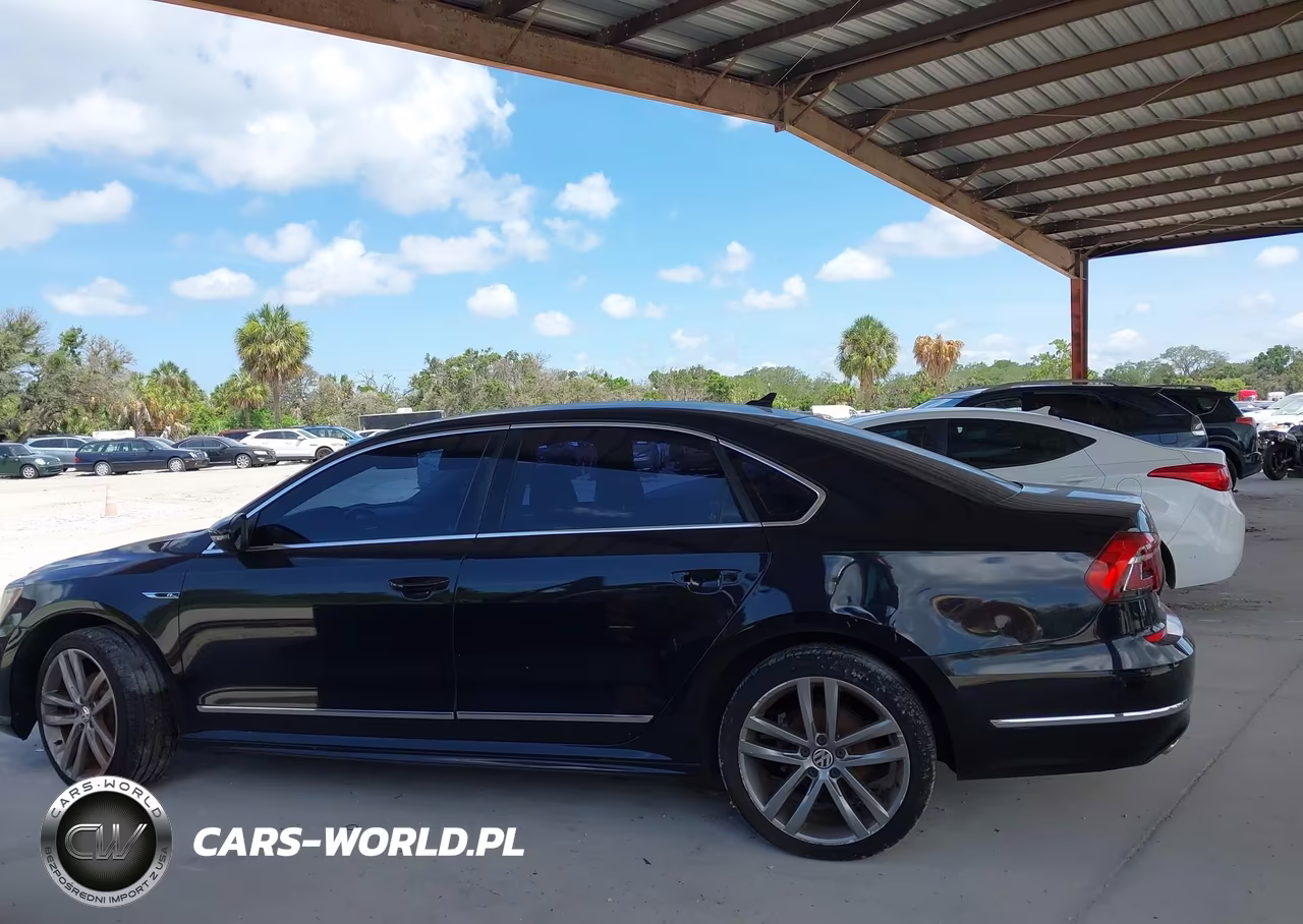 2017 Volkswagen Passat 1.8T R-Line VIN:1VWDT7A37HC038701 - 14