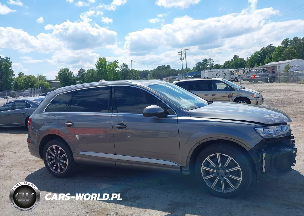 2018 Audi Q7 3.0T Premium VIN:WA1LAAF78JD027701 - 14