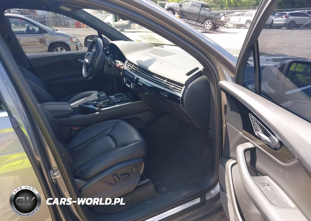 2018 Audi Q7 3.0T Premium VIN:WA1LAAF78JD027701 - 5