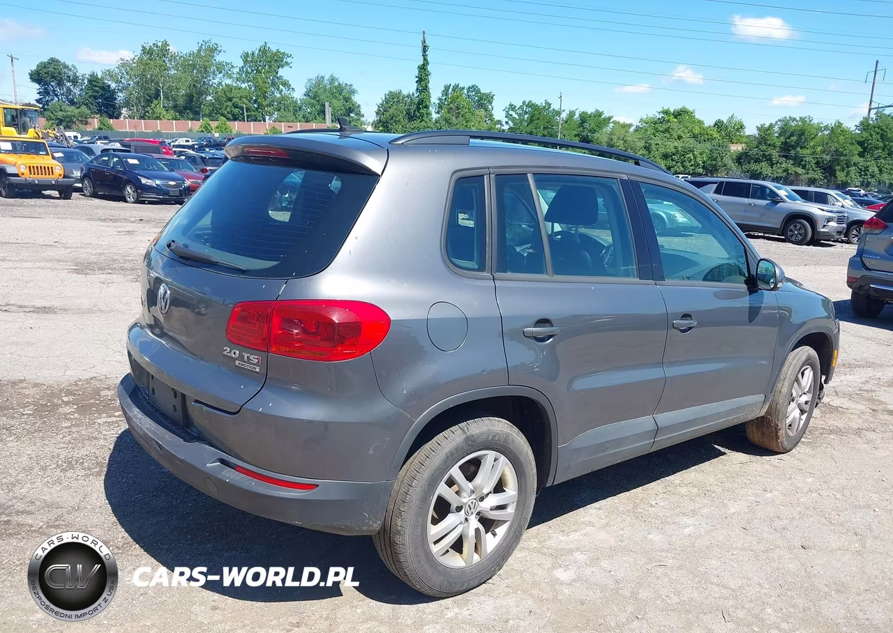 2015 Volkswagen Tiguan S VIN:WVGBV7AX5FW581608 - 4