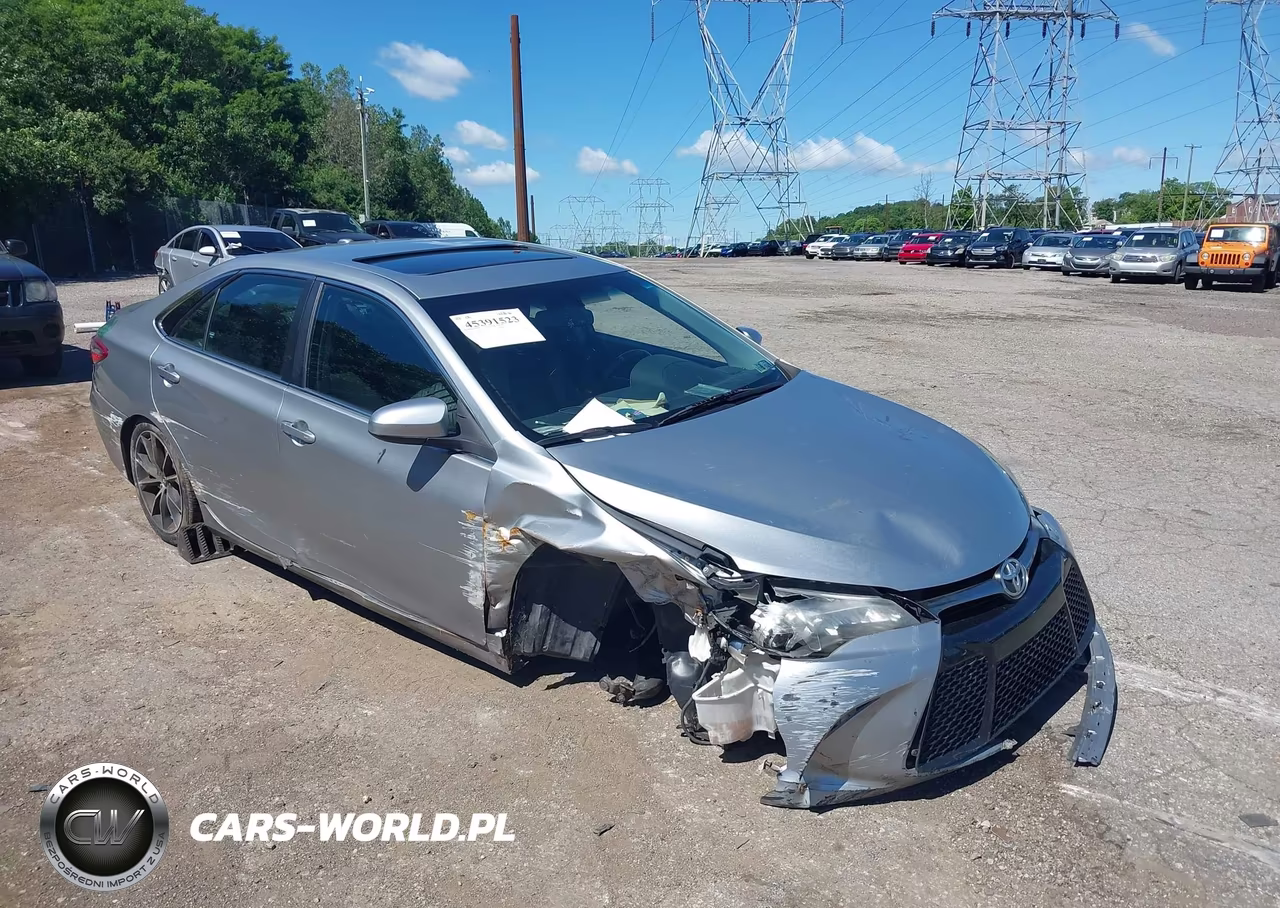 2016 Toyota Camry Xse