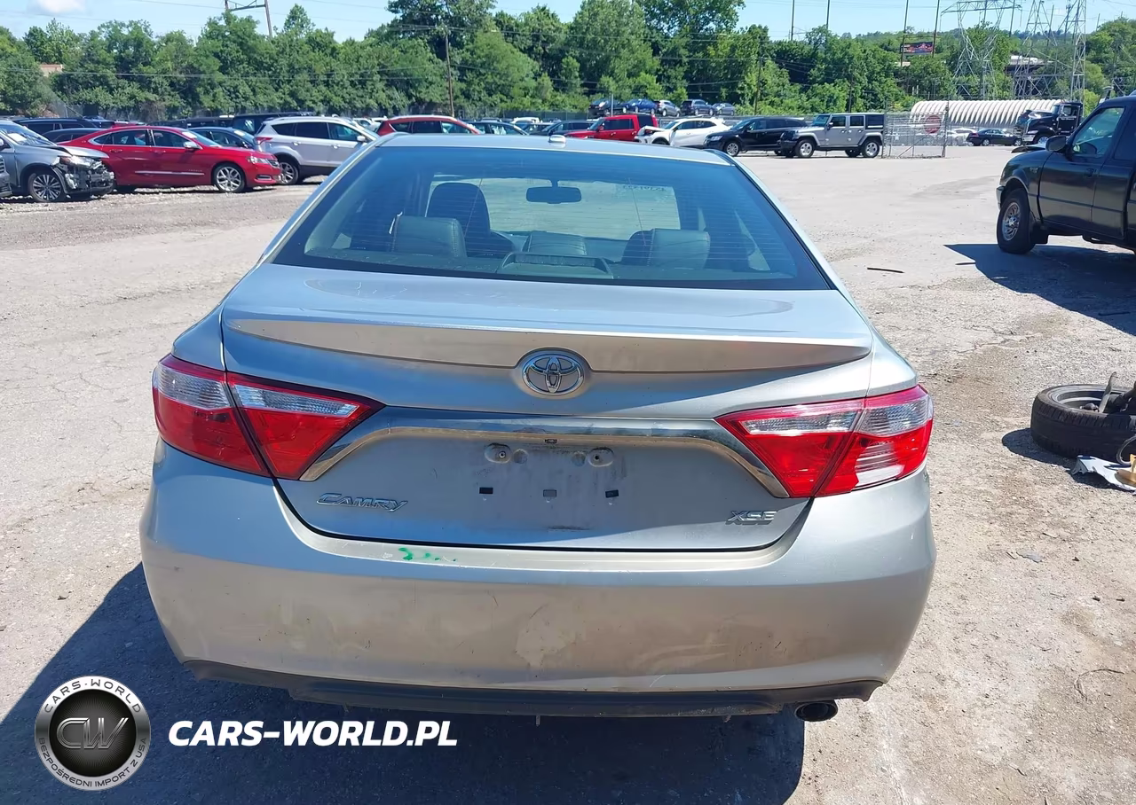 2016 Toyota Camry Xse VIN:4T1BF1FK6GU552199 - 16