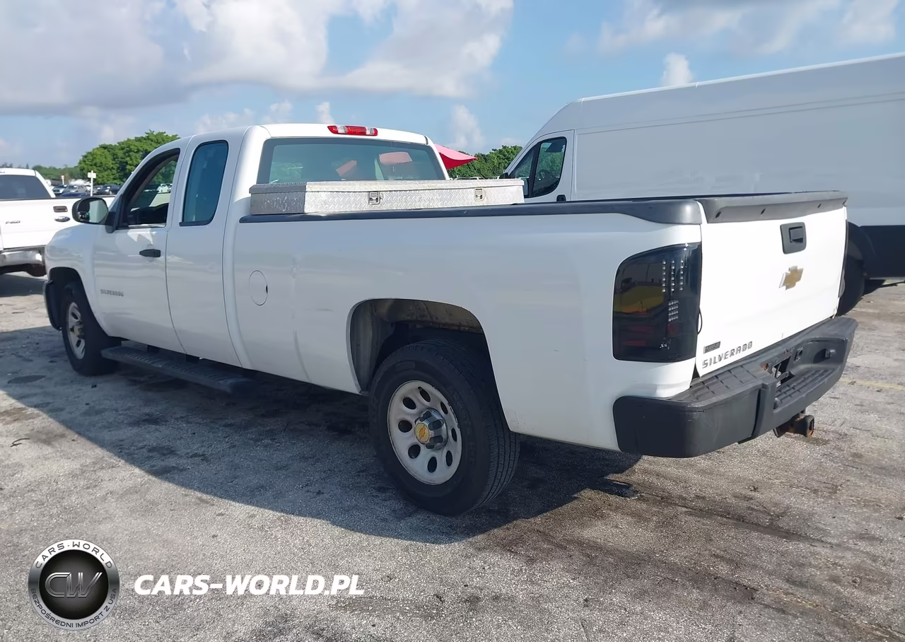 2011 Chevrolet Silverado 1500 Work Truck VIN:1GCRCPE04BZ429723 - 3