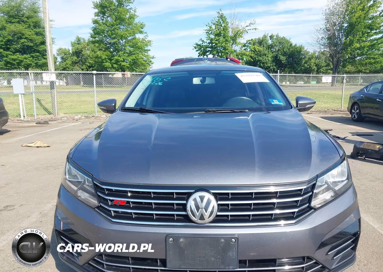 2017 Volkswagen Passat 1.8T R-Line VIN:1VWDT7A39HC039865 - 12