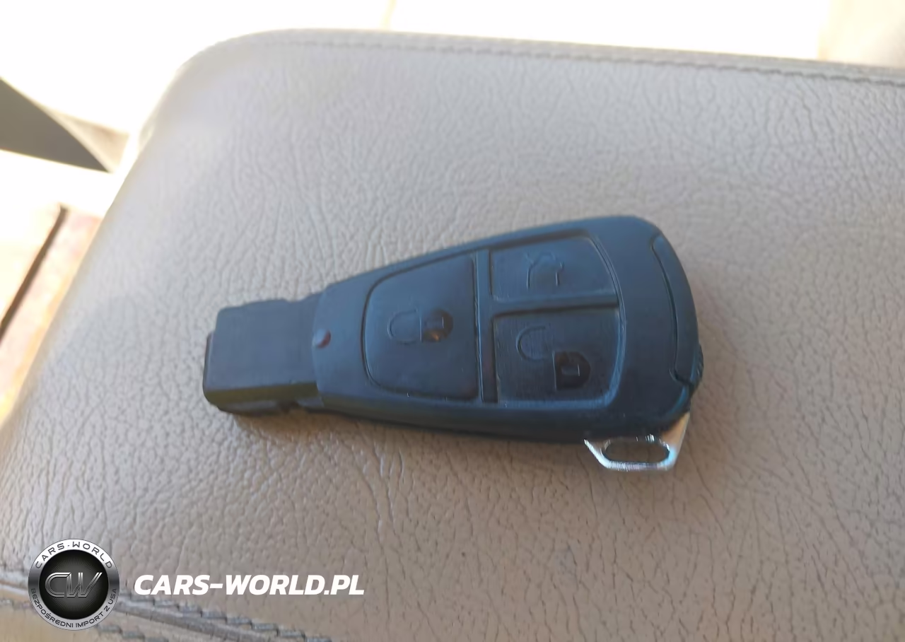 2000 Mercedes-Benz E 320 VIN:WDBJF65J5YA978988 - 11