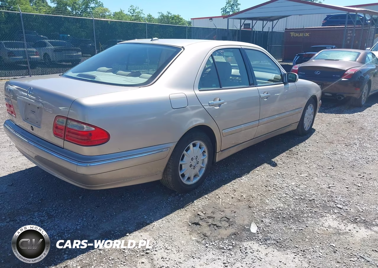 2000 Mercedes-Benz E 320 VIN:WDBJF65J5YA978988 - 4