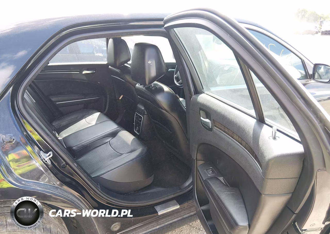 2013 Chrysler 300C Awd VIN:2C3CCAKT1DH699579 - 8