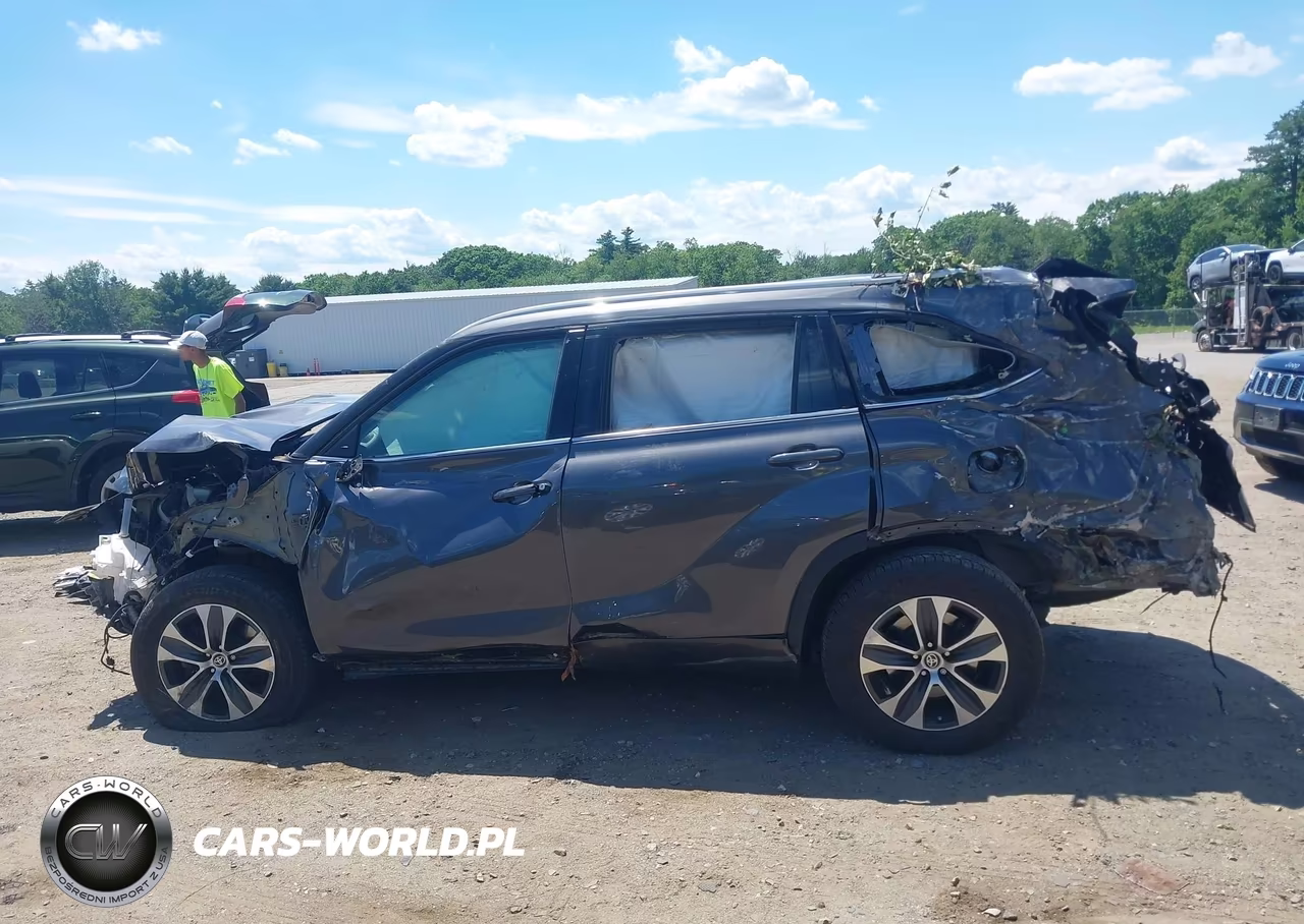 2022 Toyota Highlander Xle VIN:5TDGZRBH5NS565988 - 15
