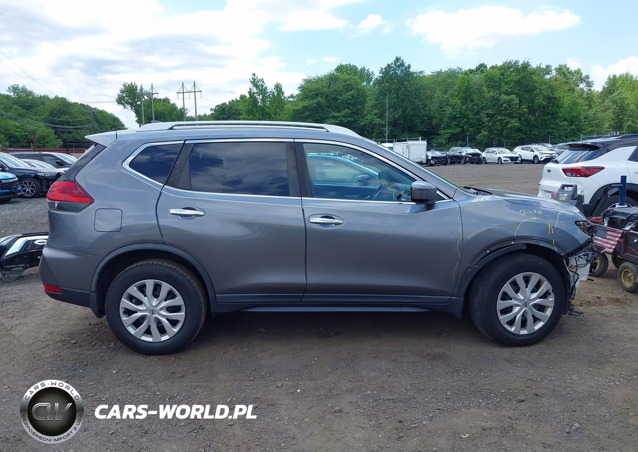 2017 Nissan Rogue S VIN:KNMAT2MV8HP538204 - 13