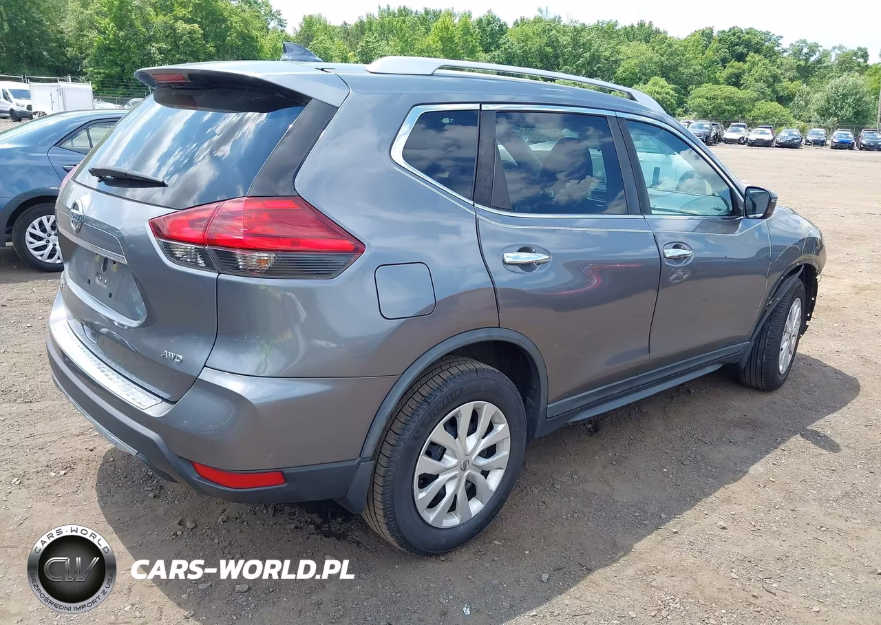 2017 Nissan Rogue S VIN:KNMAT2MV8HP538204 - 4