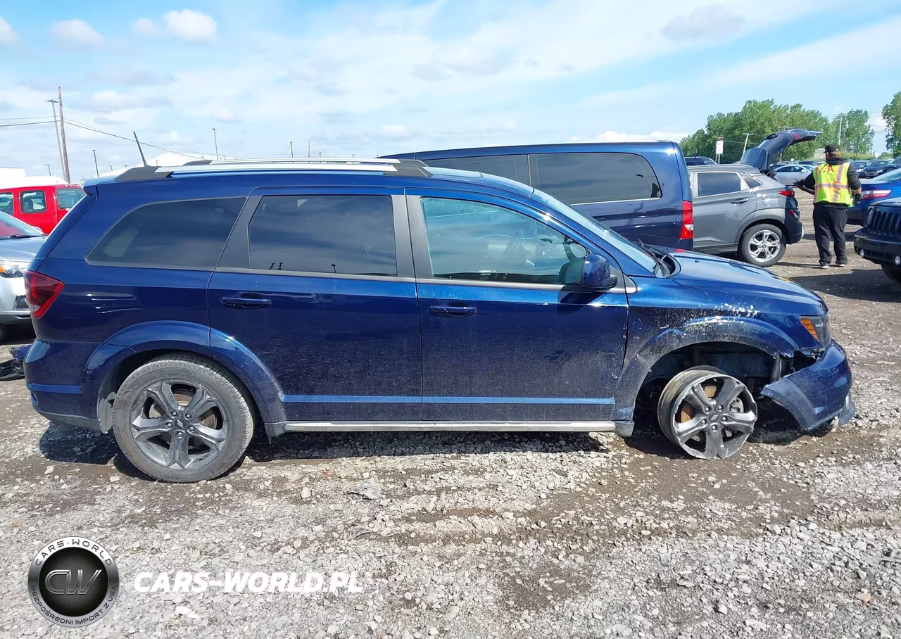 2018 Dodge Journey Crossroad VIN:3C4PDCGG8JT500709 - 14
