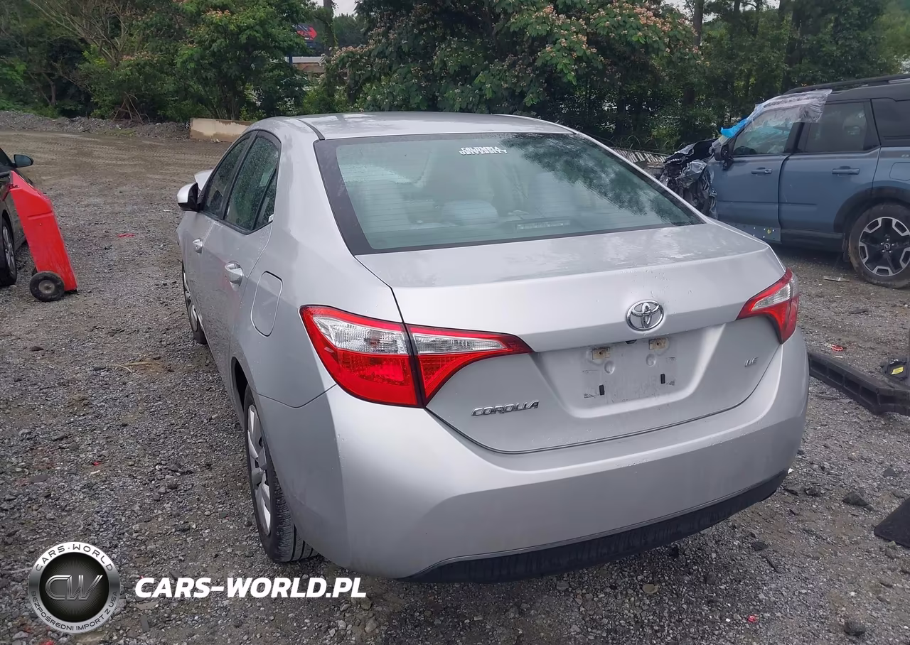 2016 Toyota Corolla Le VIN:5YFBURHE6GP413977 - 3