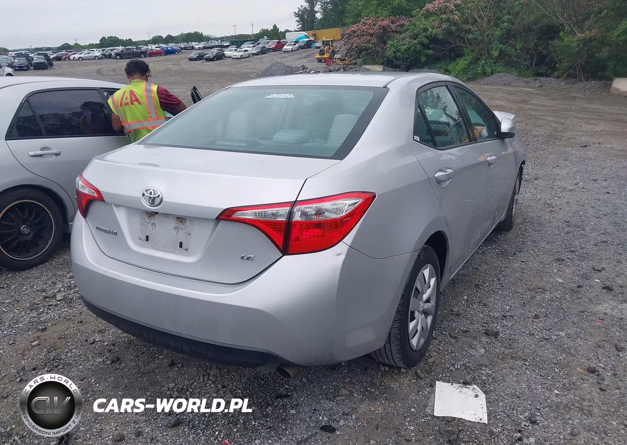 2016 Toyota Corolla Le VIN:5YFBURHE6GP413977 - 4