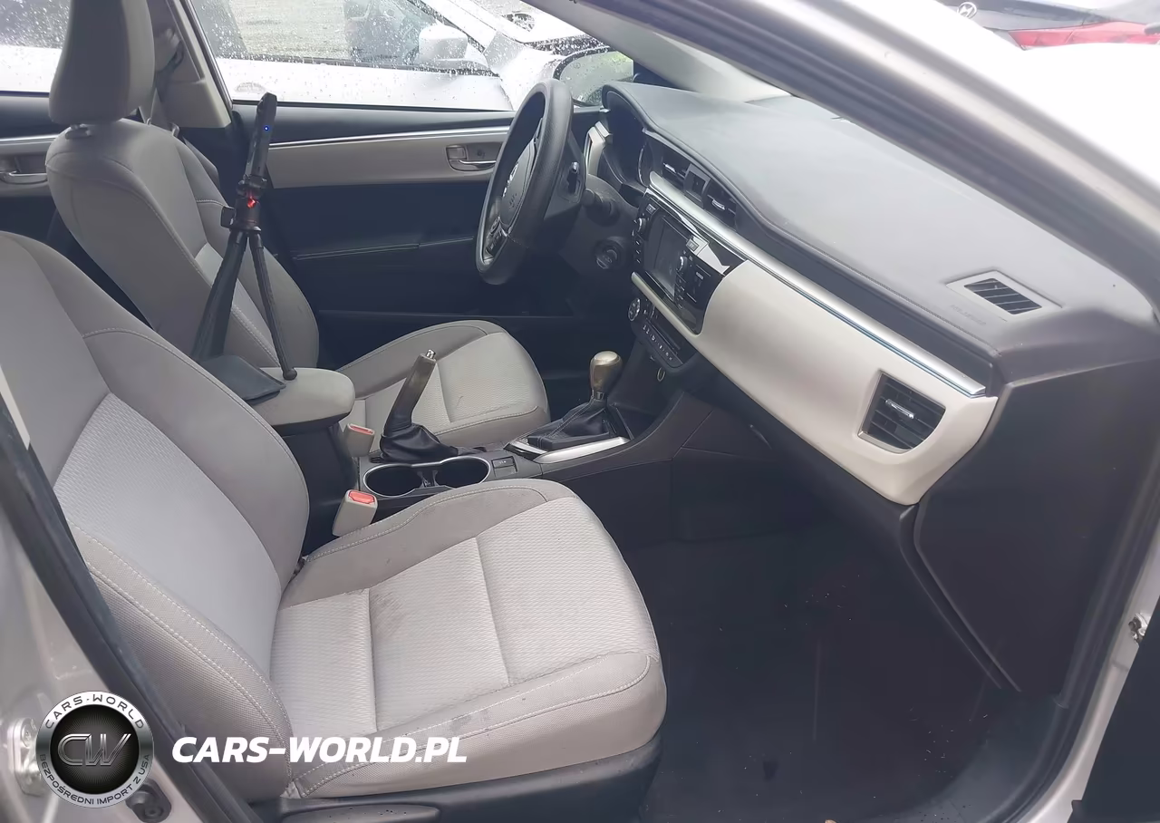 2016 Toyota Corolla Le VIN:5YFBURHE6GP413977 - 5