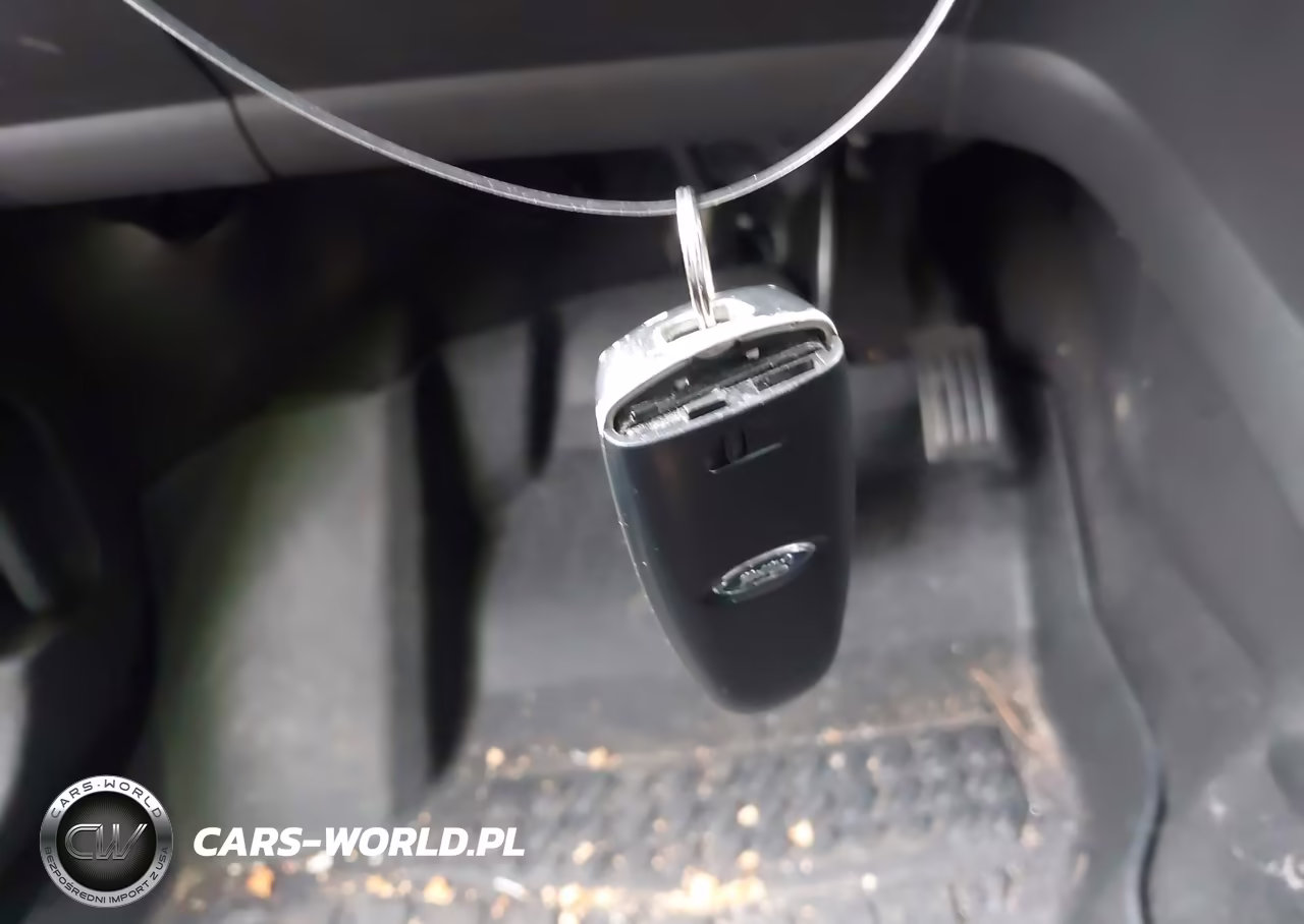 2019 Ford Escape Titanium VIN:1FMCU9J96KUC57609 - 11