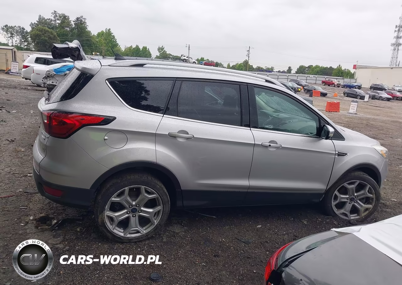 2019 Ford Escape Titanium VIN:1FMCU9J96KUC57609 - 13