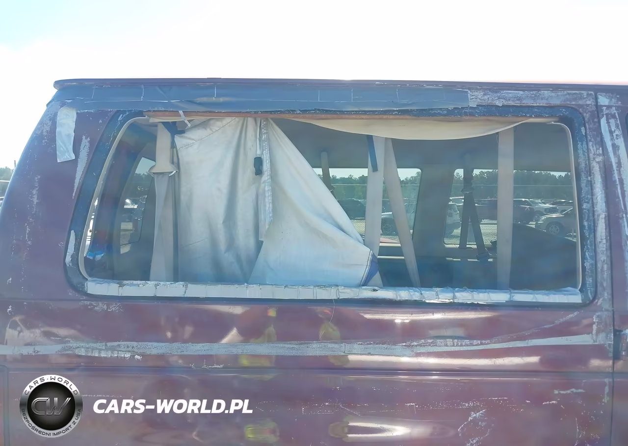 2004 Ford E-350 Super Duty Chateau-Xl-Xlt VIN:1FBNE31L84HB13661 - 13