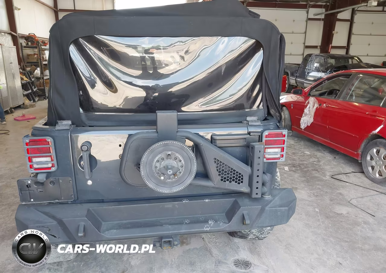 2016 Jeep Wrangler Unlimited Rubicon VIN:1C4BJWFG5GL254714 - 17