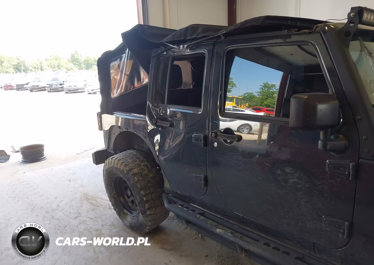2016 Jeep Wrangler Unlimited Rubicon VIN:1C4BJWFG5GL254714 - 6
