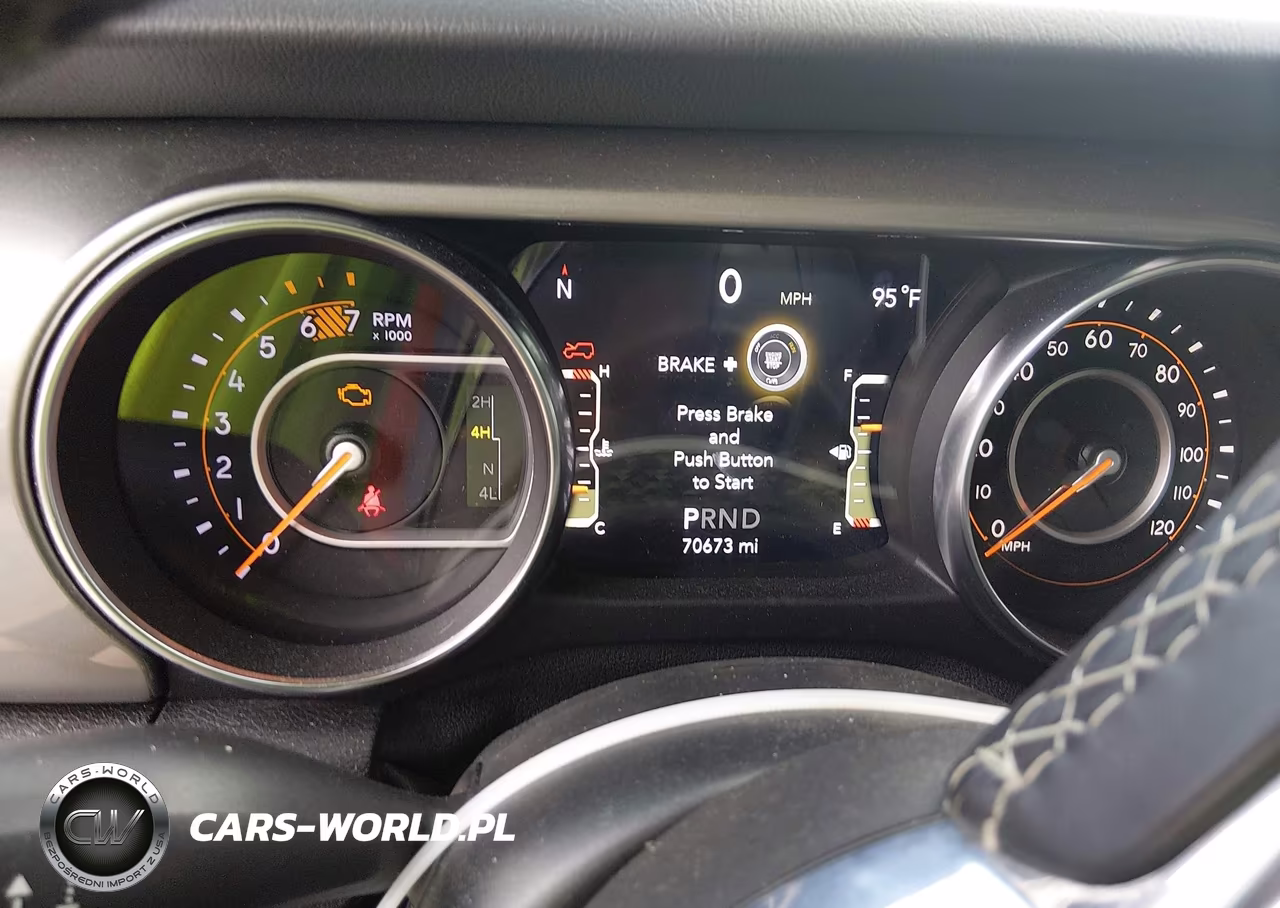 2020 Jeep Wrangler Unlimited Sahara 4X4 VIN:1C4HJXEN9LW119549 - 7