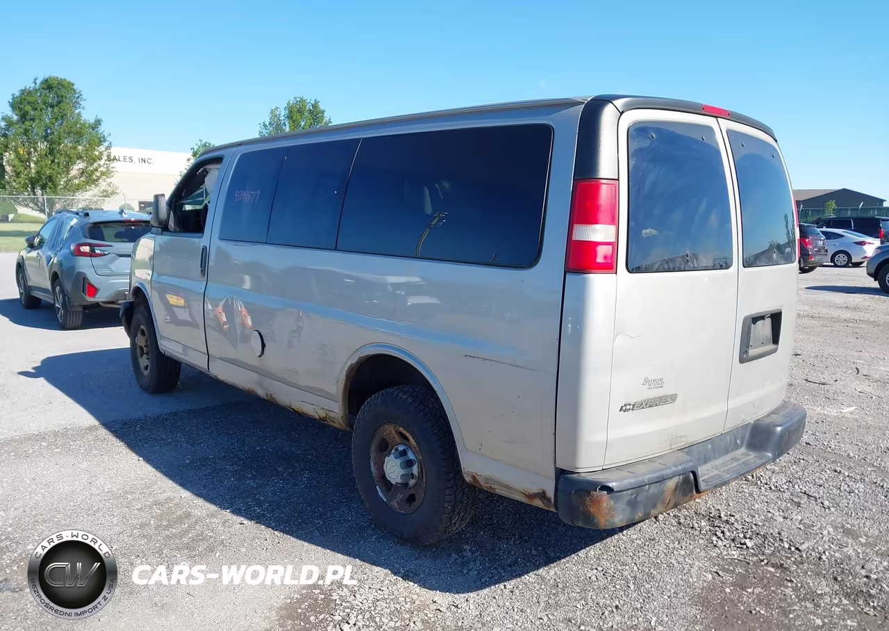 2008 Chevrolet Express Ls VIN:1GAGG25K781162576 - 3