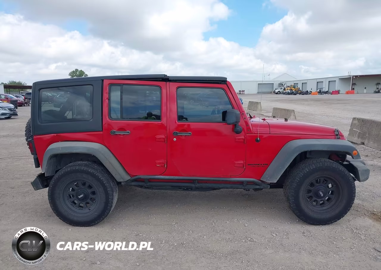 2013 Jeep Wrangler Unlimited Sport VIN:1C4BJWDG2DL688684 - 13