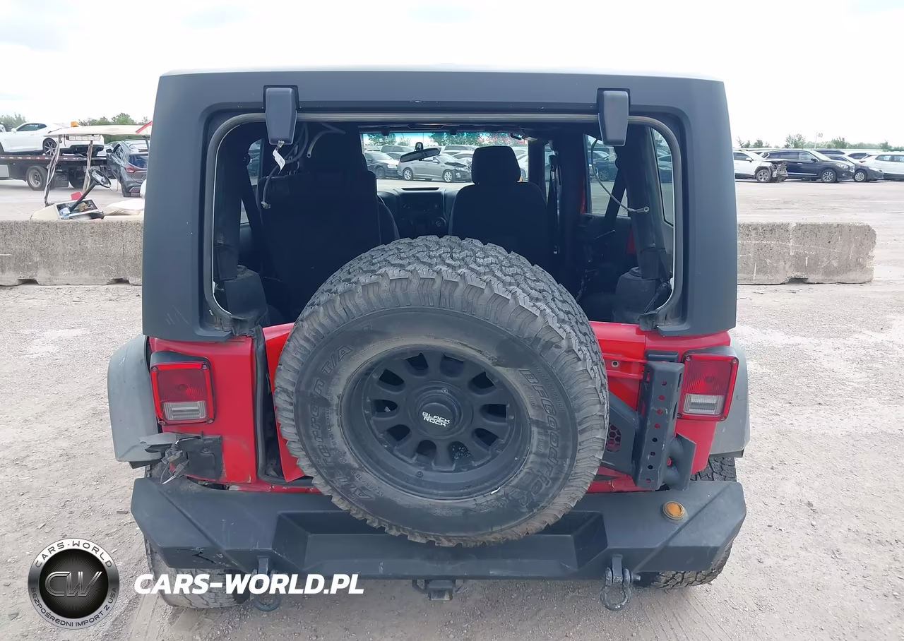2013 Jeep Wrangler Unlimited Sport VIN:1C4BJWDG2DL688684 - 16
