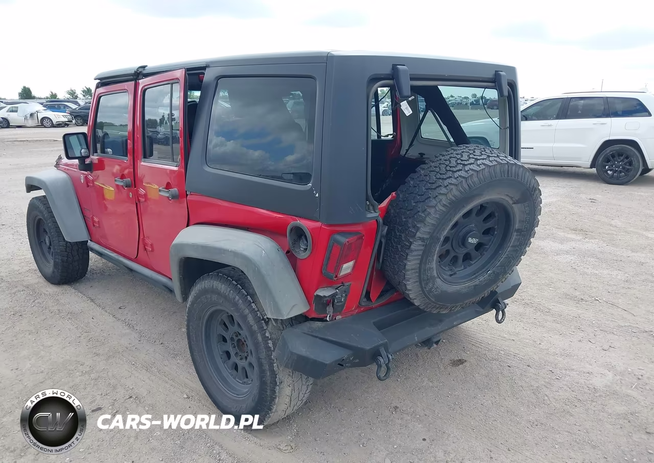 2013 Jeep Wrangler Unlimited Sport VIN:1C4BJWDG2DL688684 - 3
