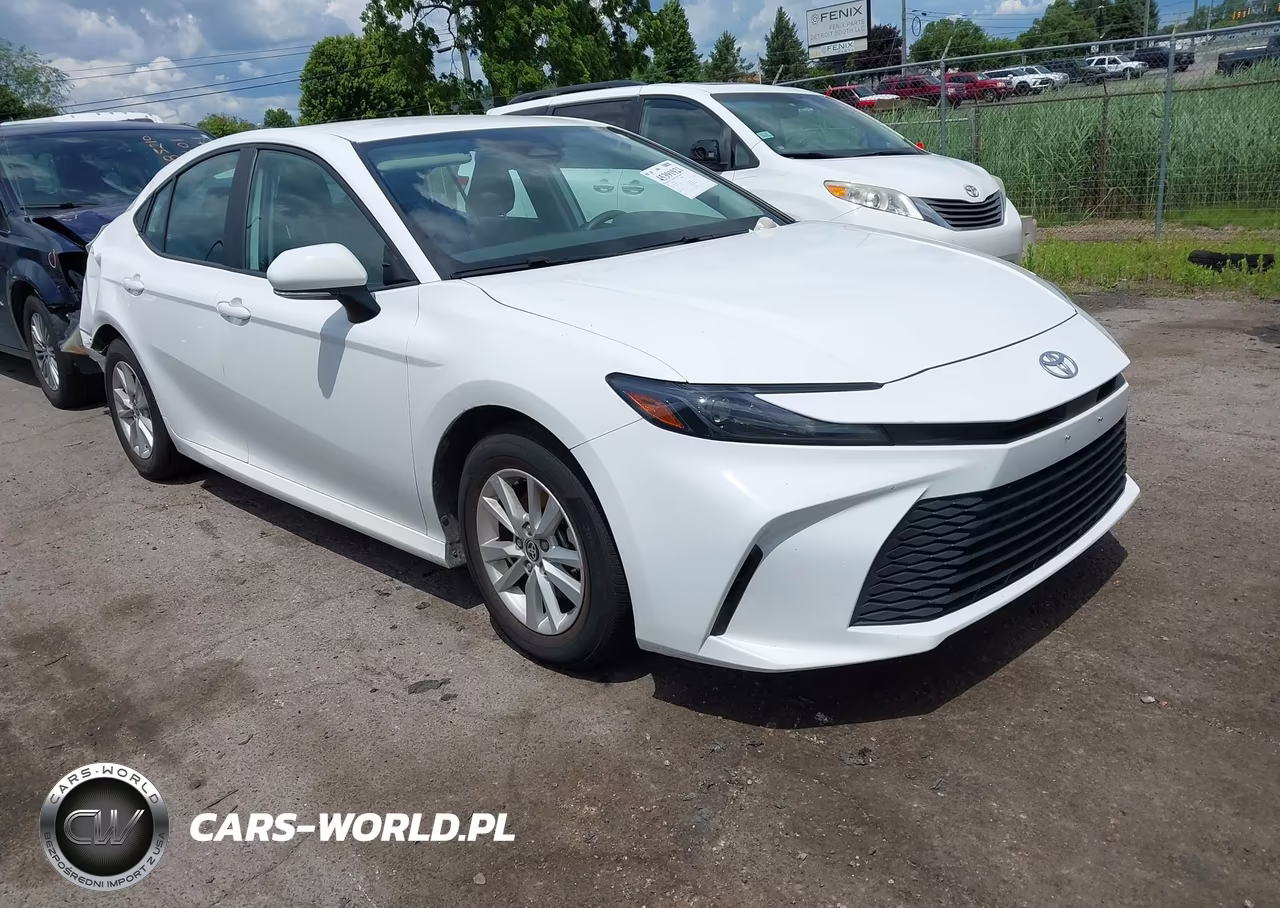 2025 Toyota Camry Le – zdjęcie 1 z 16