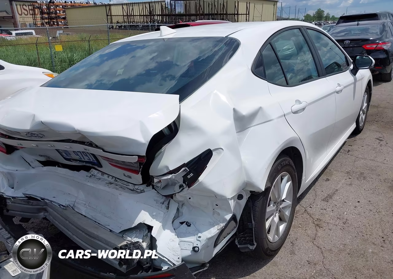 2025 Toyota Camry Le VIN:4T1DAACK5SU025646 - 16