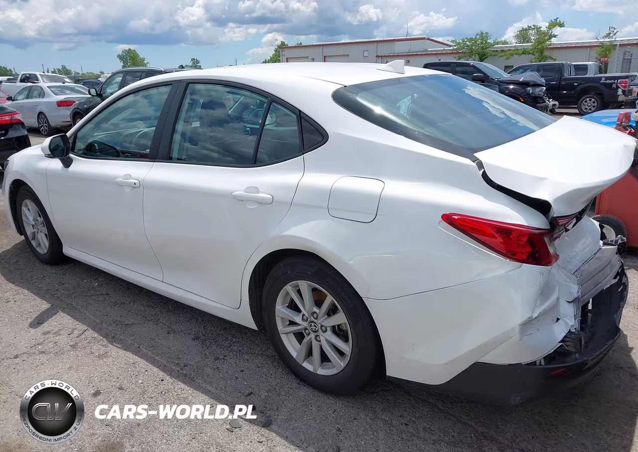 2025 Toyota Camry Le VIN:4T1DAACK5SU025646 - 3