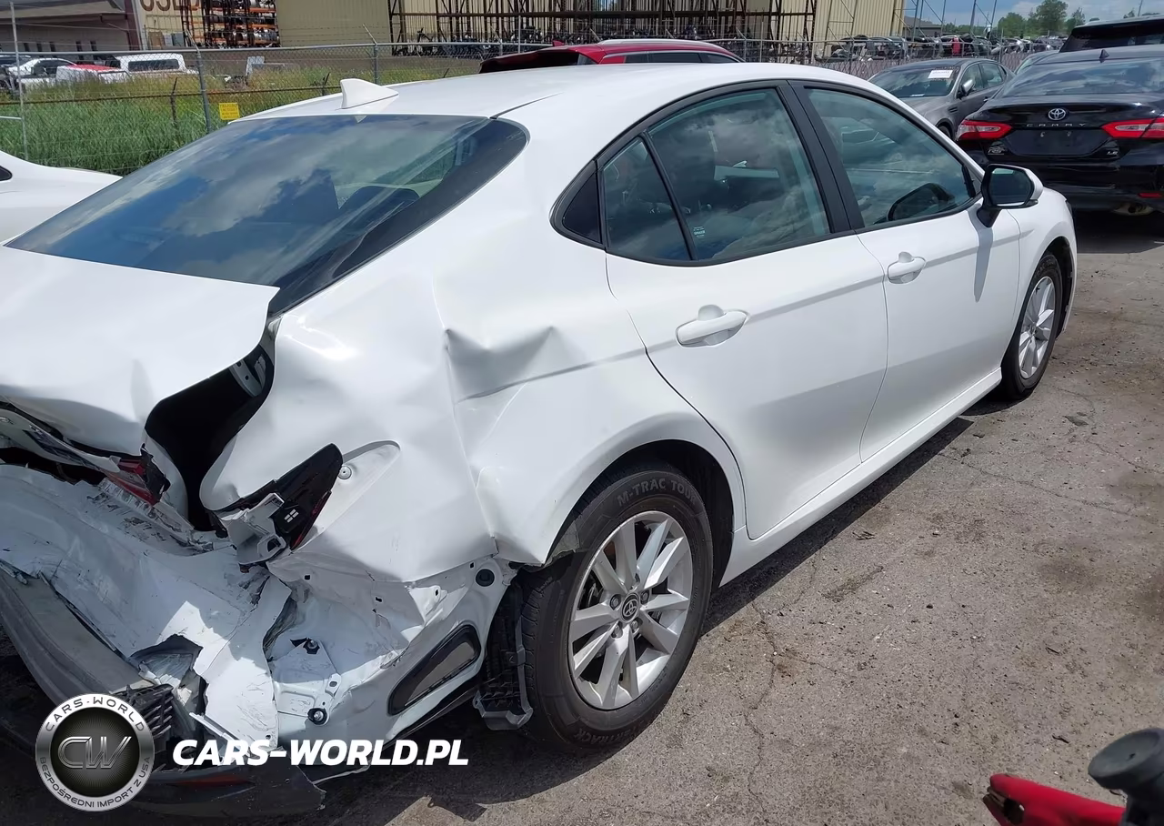2025 Toyota Camry Le VIN:4T1DAACK5SU025646 - 4