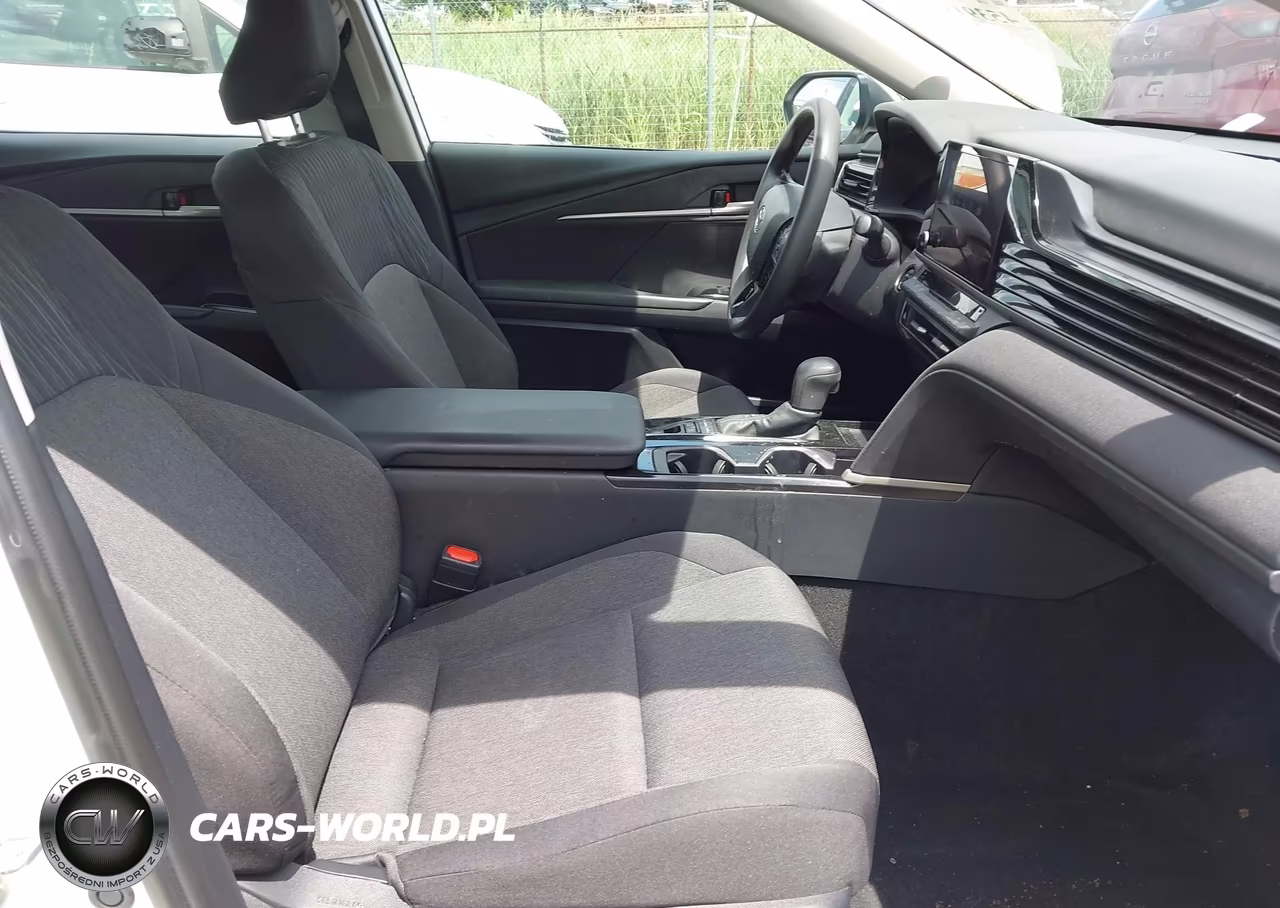 2025 Toyota Camry Le VIN:4T1DAACK5SU025646 - 5