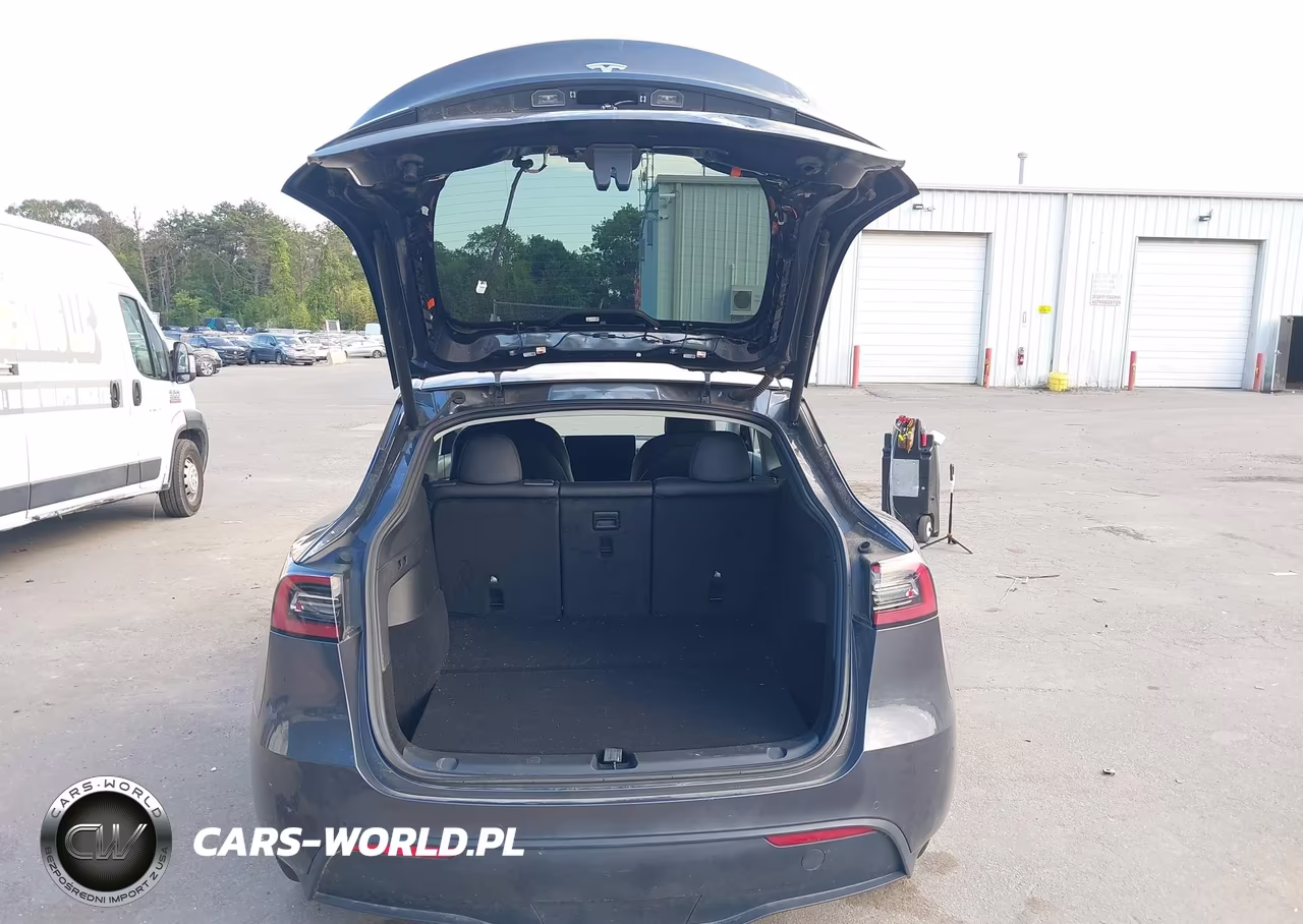2022 Tesla Model Y Long Range Dual Motor All-Wheel Drive VIN:7SAYGDEE5NF398442 - 11