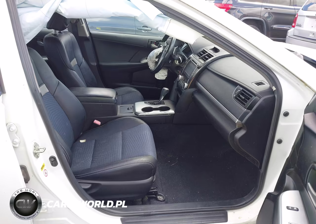2014 Toyota Camry Se VIN:4T1BF1FK9EU440932 - 5