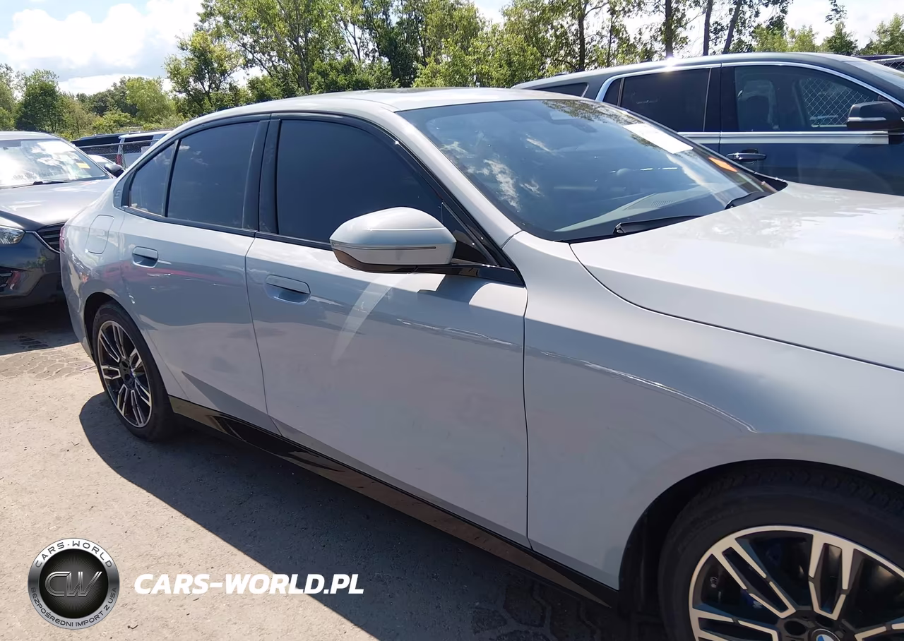 2024 BMW 530I xDrive VIN:WBA53FJ05RCT09096 - 13