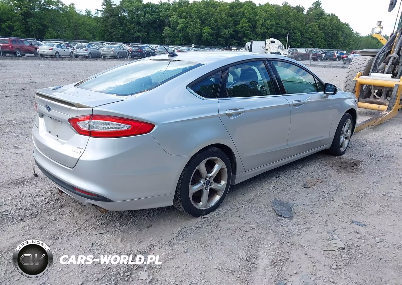 2015 Ford Fusion Se VIN:1FA6P0HD7F5104807 - 4