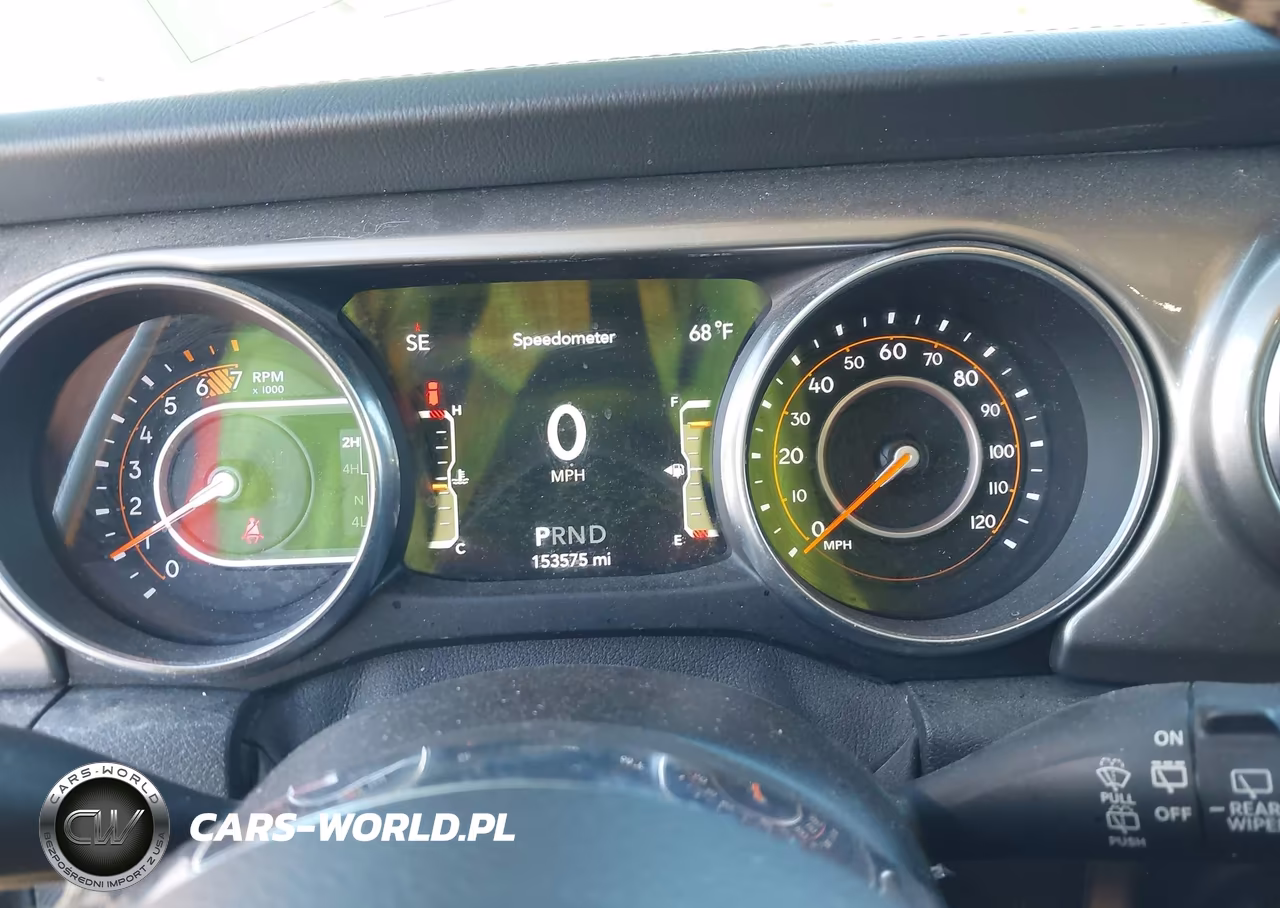 2020 Jeep Wrangler Unlimited Sahara 4X4 VIN:1C4HJXEN7LW151870 - 7
