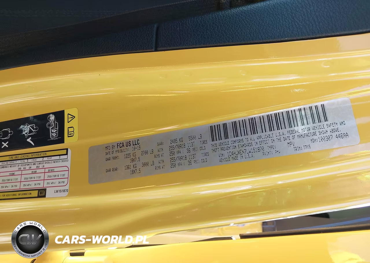 2020 Jeep Wrangler Unlimited Sahara 4X4 VIN:1C4HJXEN7LW151870 - 9