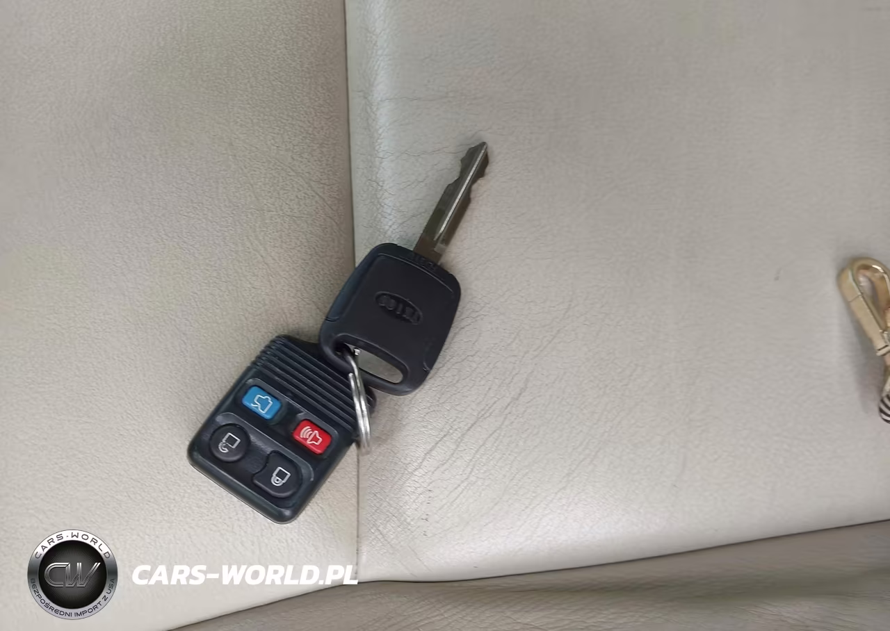 2010 Ford Explorer Eddie Bauer VIN:1FMEU6EE8AUA94930 - 11